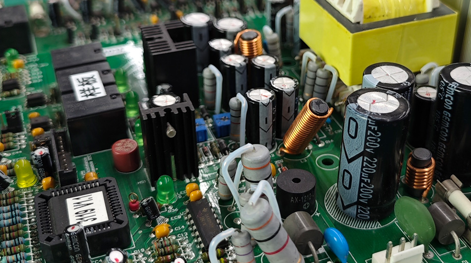 Клиенттерді қолдау бойынша PCBA зауыттарының көп арналы байланыс механизмінің әсері