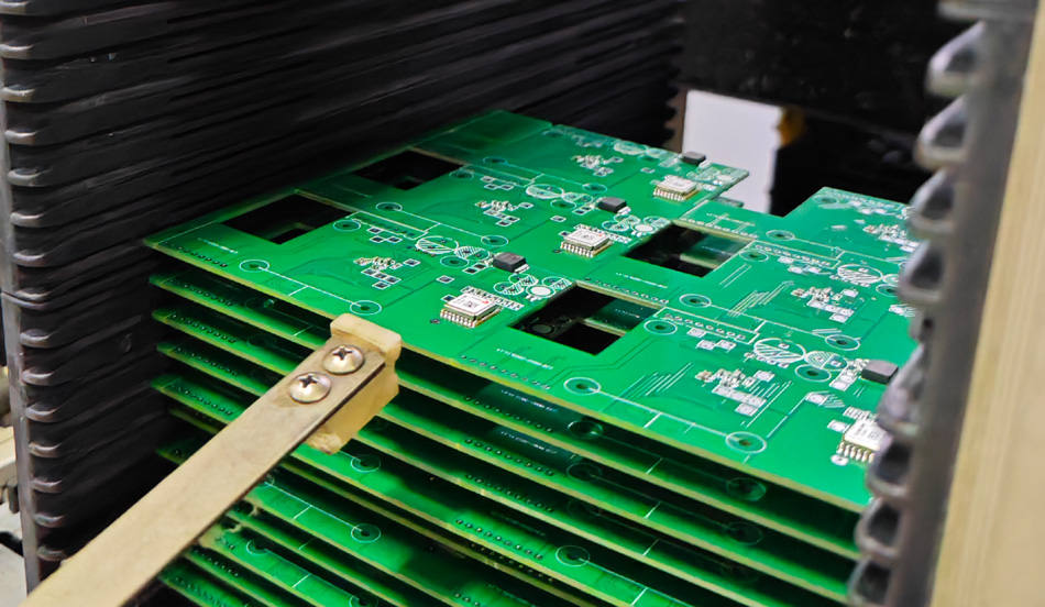 Жаппай өндірісте PCBA зауыттарындағы автоматтандыру деңгейлерінің әсері